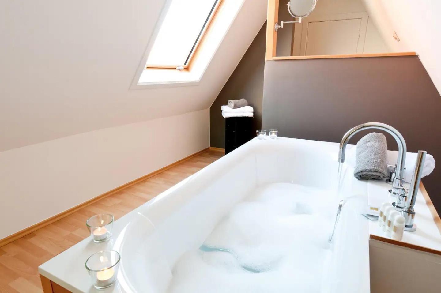 Brugse Charme Huis Met Tuin Aan Het Water 8P Brügge Exterior foto